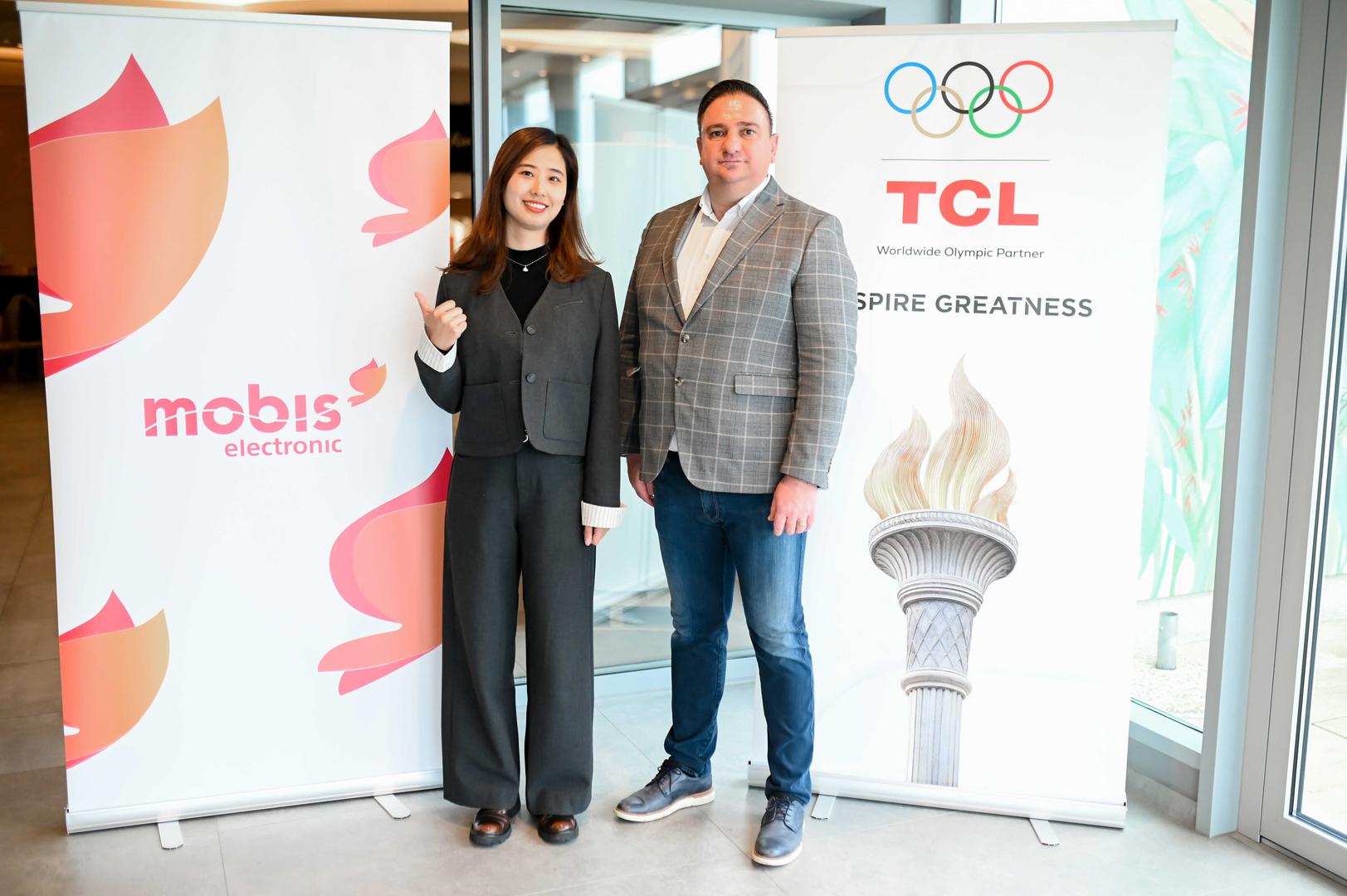 Arya Hu, TCL direktorica dizalica topline i Ivan Šego, direktor MOBIS electronic