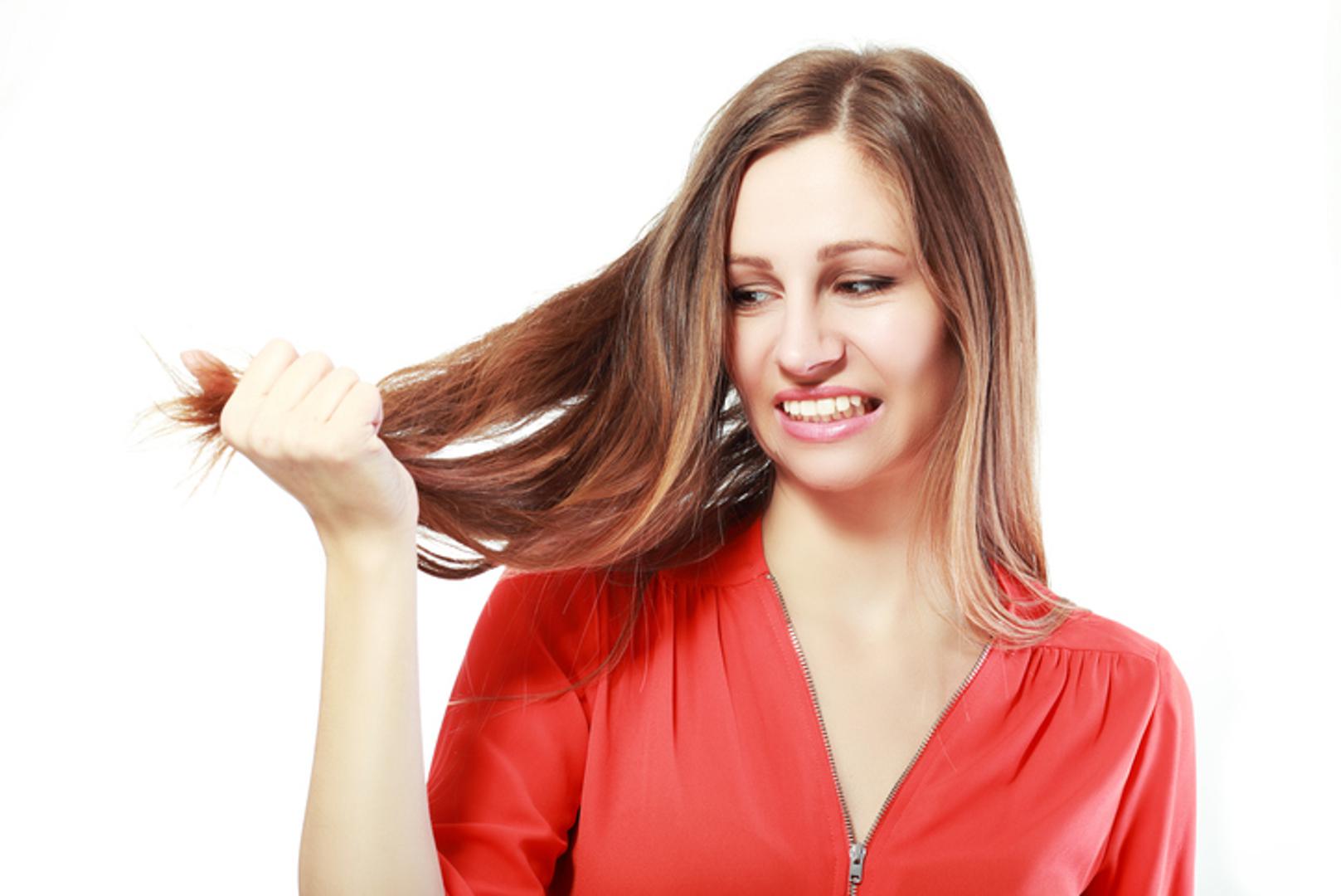 Izbjeljivanje/blajhanje kose- Ovo svakako nemojte raditi sami kod kuće jer možete trajno oštetiti kosu. 