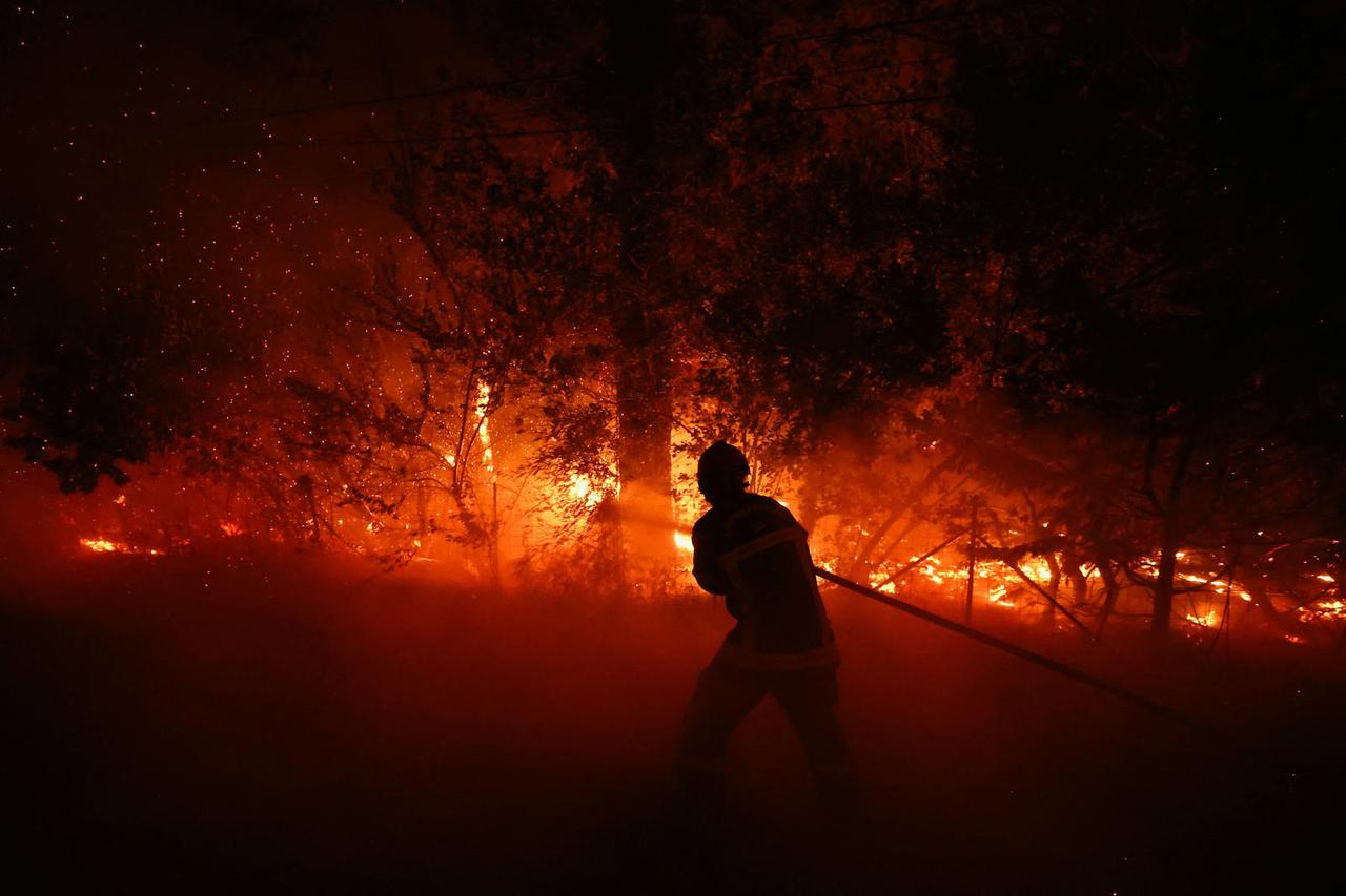 Wildfire near Lege-Cap-Ferret in the Gironde department