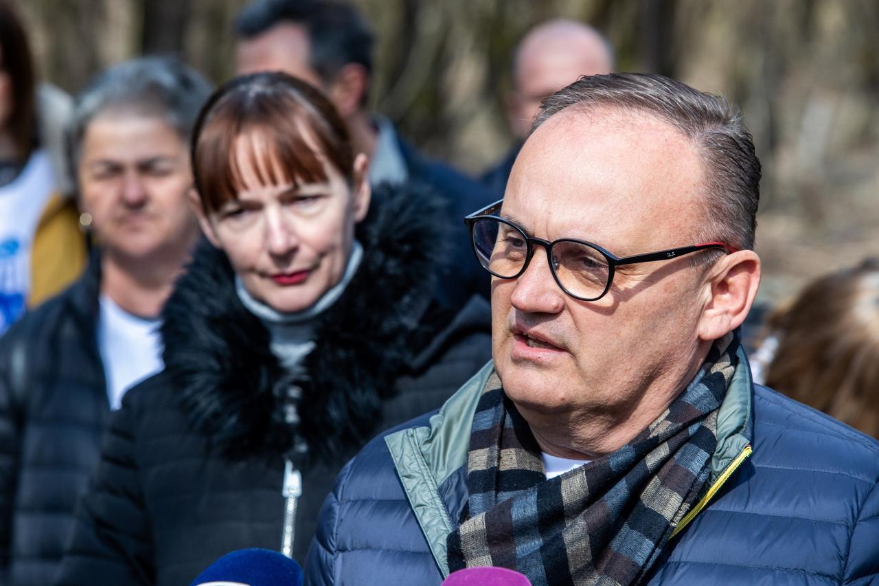 Osijek: Domovinski pokret održao je konferenciju za medije o komarcima