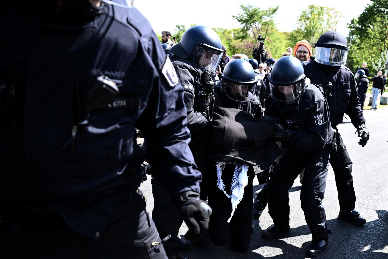 Police at pro-Palestinian protest camp near chancellery in Berlin