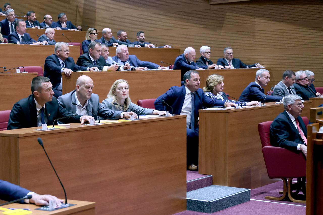 Zagreb: Zastupnici izabrali predsjednicu Vrhovnog suda, ali ne i ustavne suce
