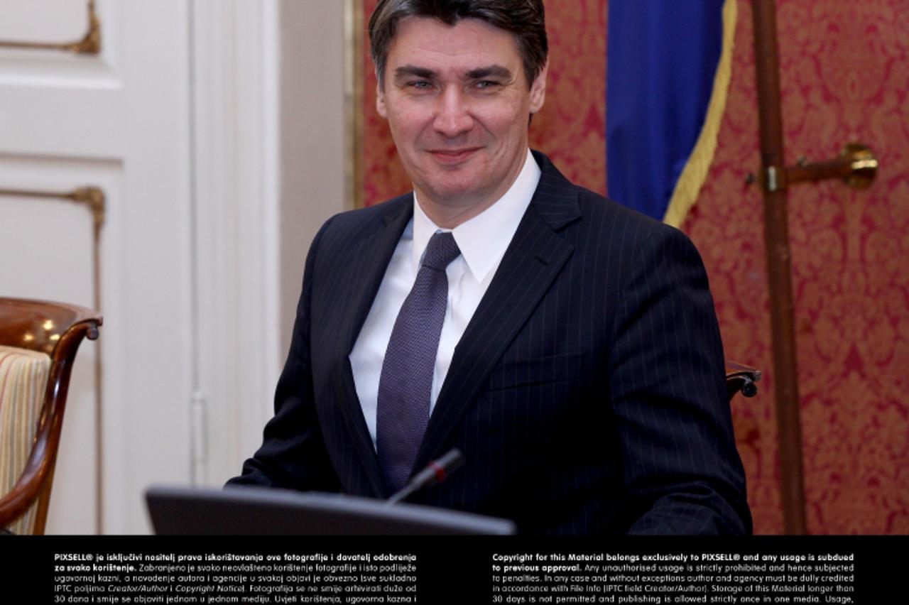 '06.02.2013., Zagreb -U Banskim dvorima je odrzana redovita sjednica Vlade RH. Zoran Milanovic. Photo: Patrik Macek/PIXSELL'