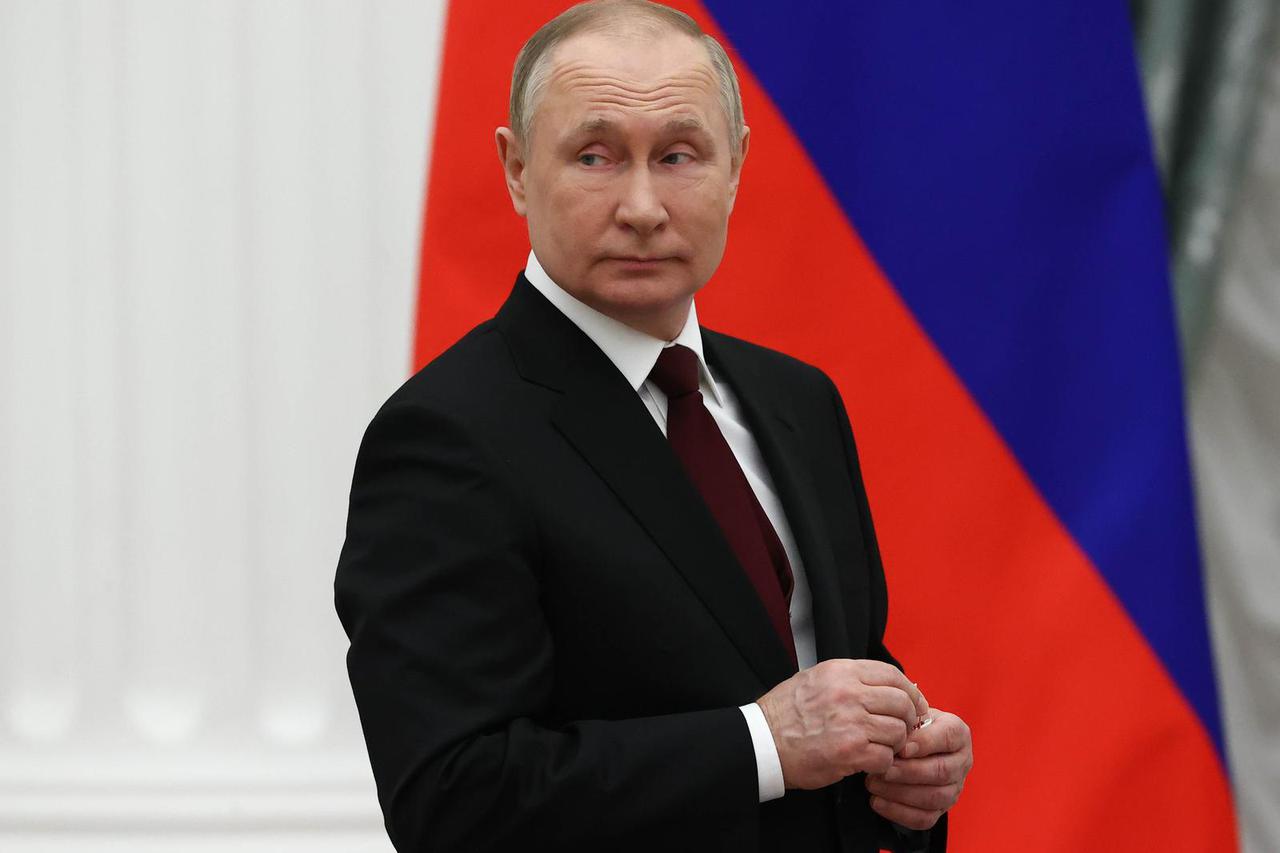 Russian President Putin presents state awards