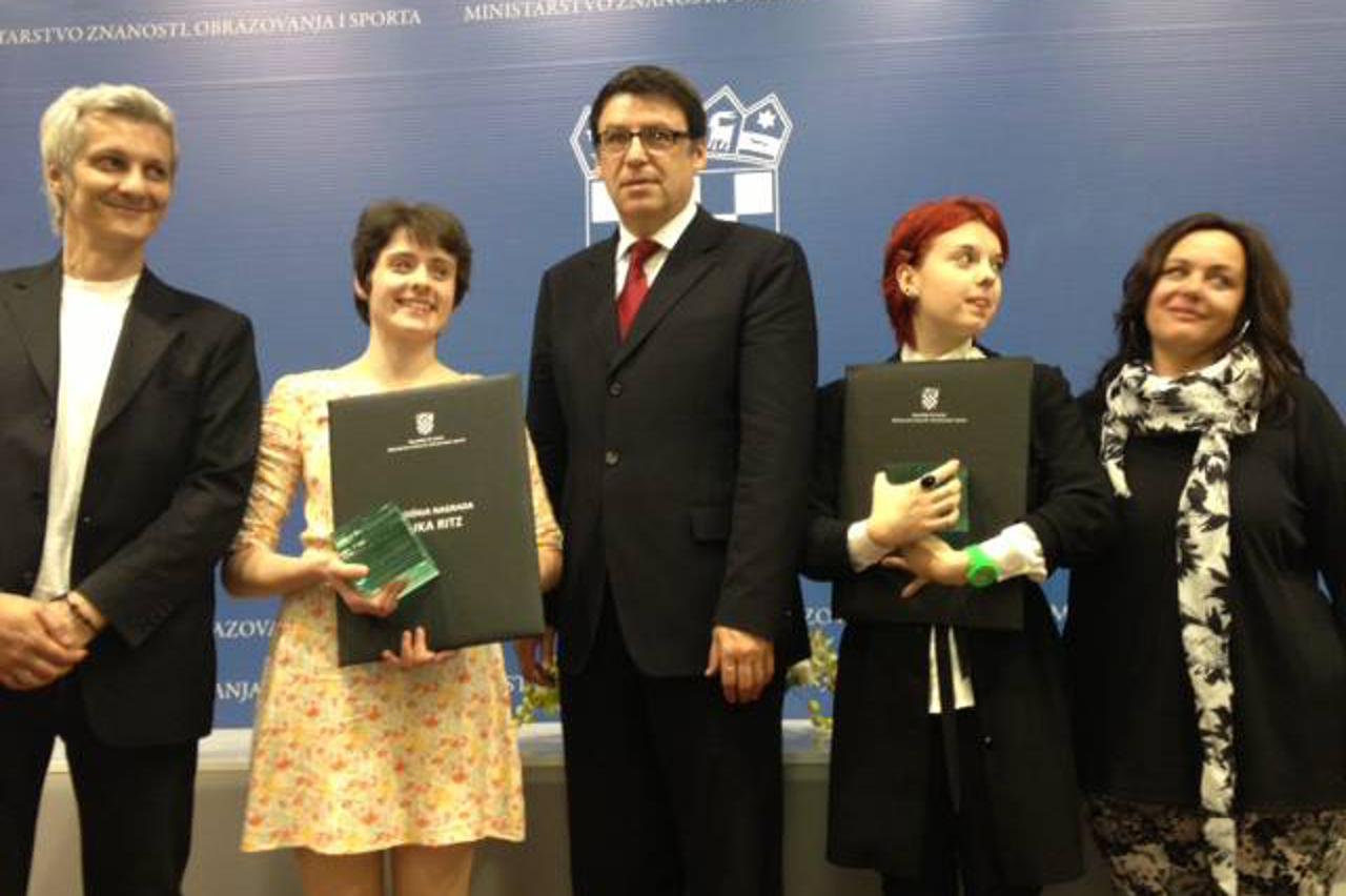 Luka Ritz nagrade, portal