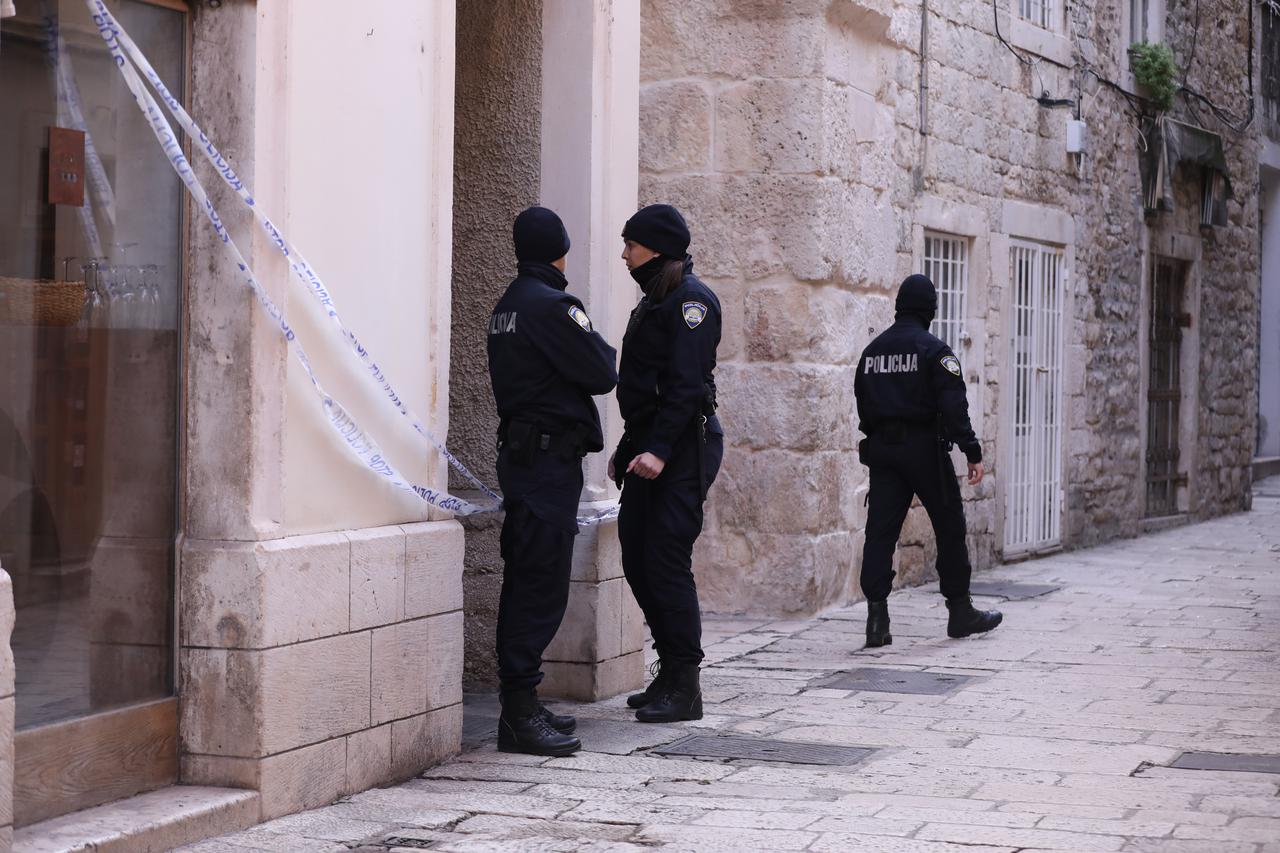U centru Splita pronađeno tijelo muškarca, policijski očevid u tijeku