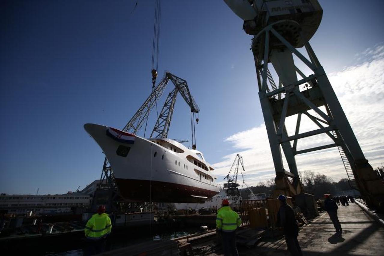 porinuće broda, brodosplit