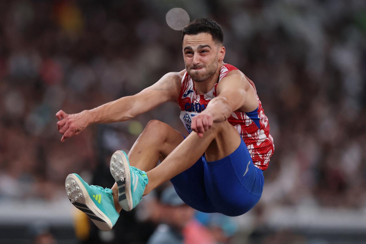 Men's Long Jump Qualification (Groups A & B combined)