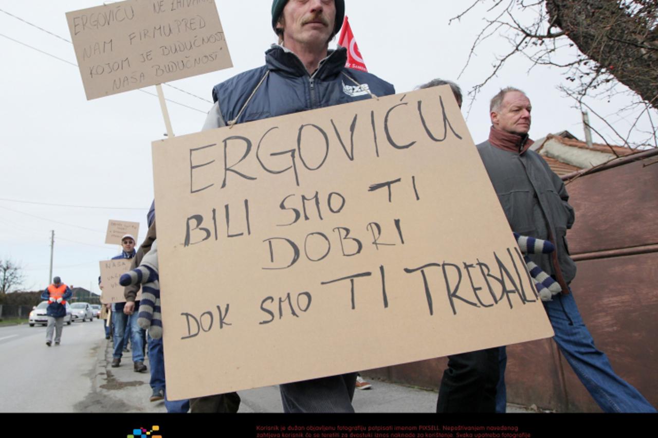 '11.01.2012., Koprivnica - Prosvjed 150 radnika tvrtke za preradu drveta Bilokalnik jer je uprava tvrtke najavila da ce ih sve otpustiti.  Photo: Marijan Susenj/PIXSELL'