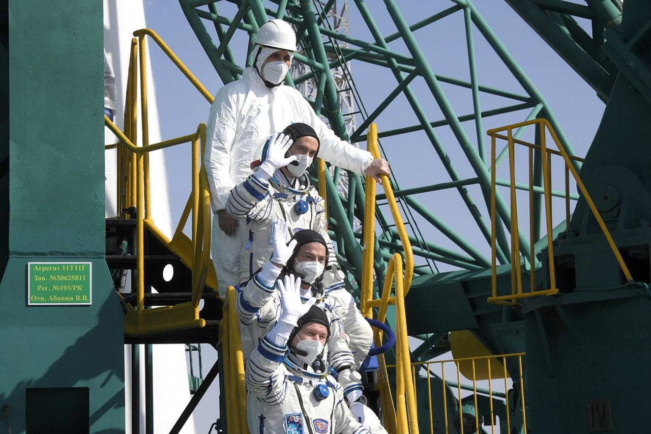 Prema Međunarodnoj svemirskoj postaji jučer je poletio Sojuz MS-18 s tri nova člana posade – dvojicom Rusa, Olegom Novickim i Pjotrom Dubrovom, te Amerikancem Markom Vandeom Heijem