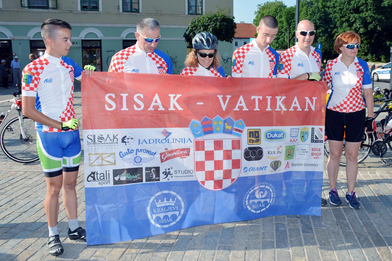 Šestero članova RBU Labudovi krenulo je biciklima na 1865 km dug put do Vatikana