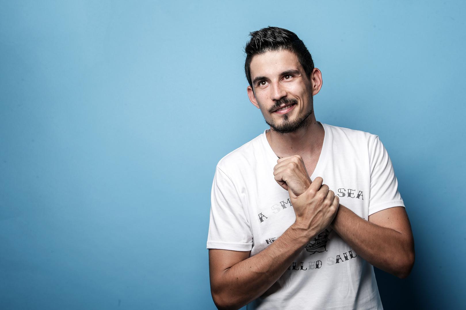 – Izabrao sam drastičan način mršavljenja i u mjesec i nešto dana smršavio 23 kilograma. U bolnici je sve dobro prošlo, ali je to bilo i dobro upozorenje za mene da ne mogu tako skidati kilograme i da moram biti pažljiviji – rekao nam je Bojan u rujnu