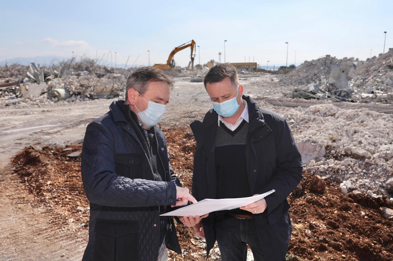 Tommy planira graditi jedinstven objekt u Dalmaciji, lokaciju obišli Bilić i Mamić