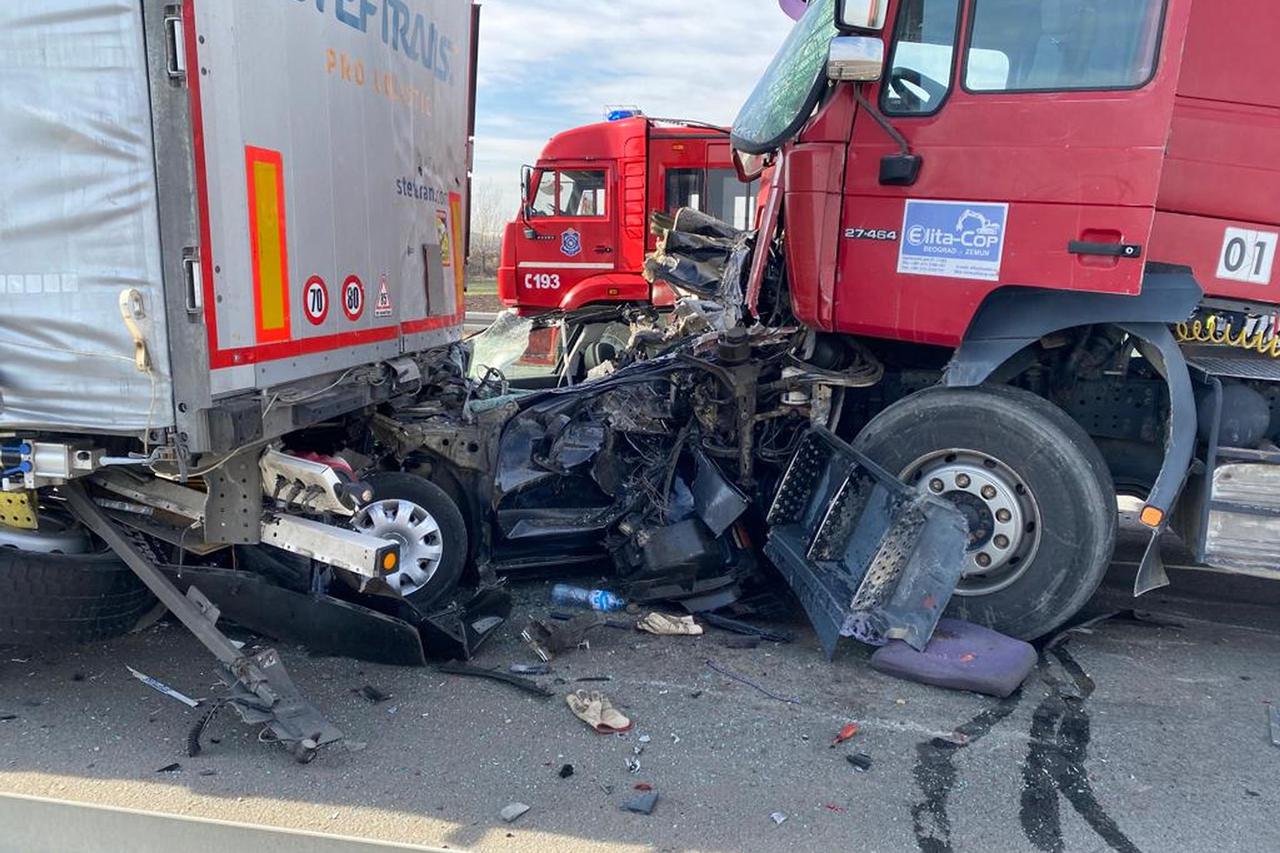 Više od 40 vozila sudjelovalo u lančanom sudaru na autocesti kod Stare Pazove