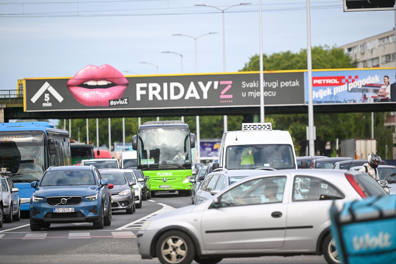 Zagreb: Zbog radova zatvoren podvožnjak koji povezuje Slavonsku i Zagrebačku aveniju