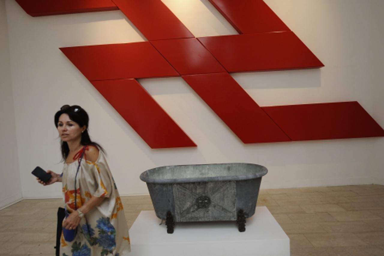 nagrađen rad raše todosijevića u veneciji 