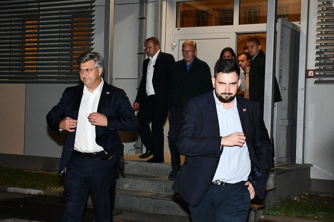 Premijer Plenković nakon što je s ministrima obišao mjesto nesreće dao je izjavu za medije