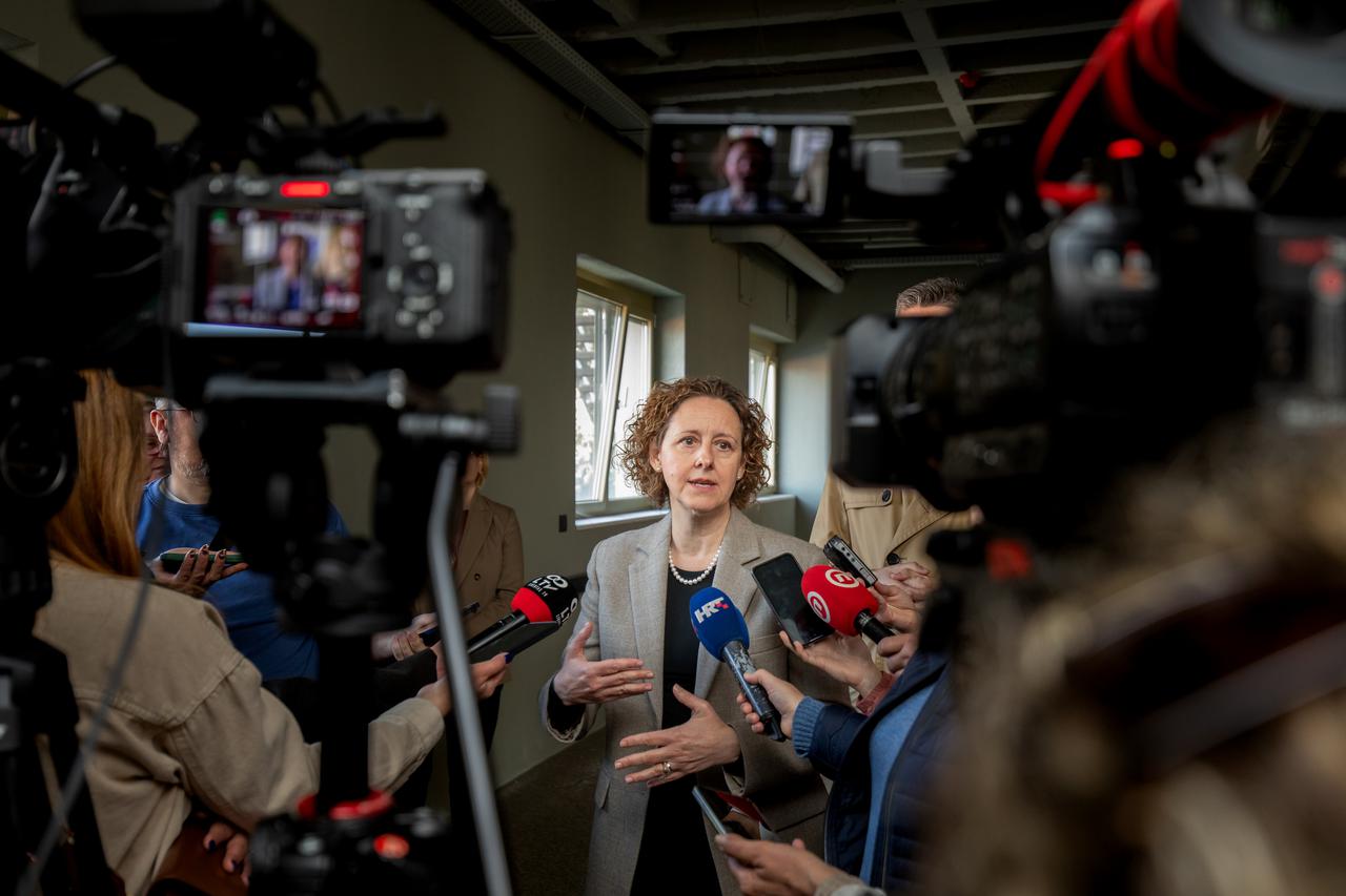 Dubrovnik: Gradonačelnik Grada Dubrovnika Mato Franković i ministrica kulture i medija Nina Obuljen Koržinek obišli završne radove buduće dubrovačke gradske knjižnice u TUP-u