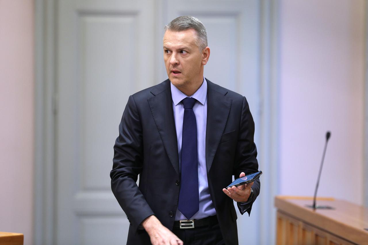 Za vršitelja dužnosti ministra gospodarstva imenovan Hrvoje Bujanović