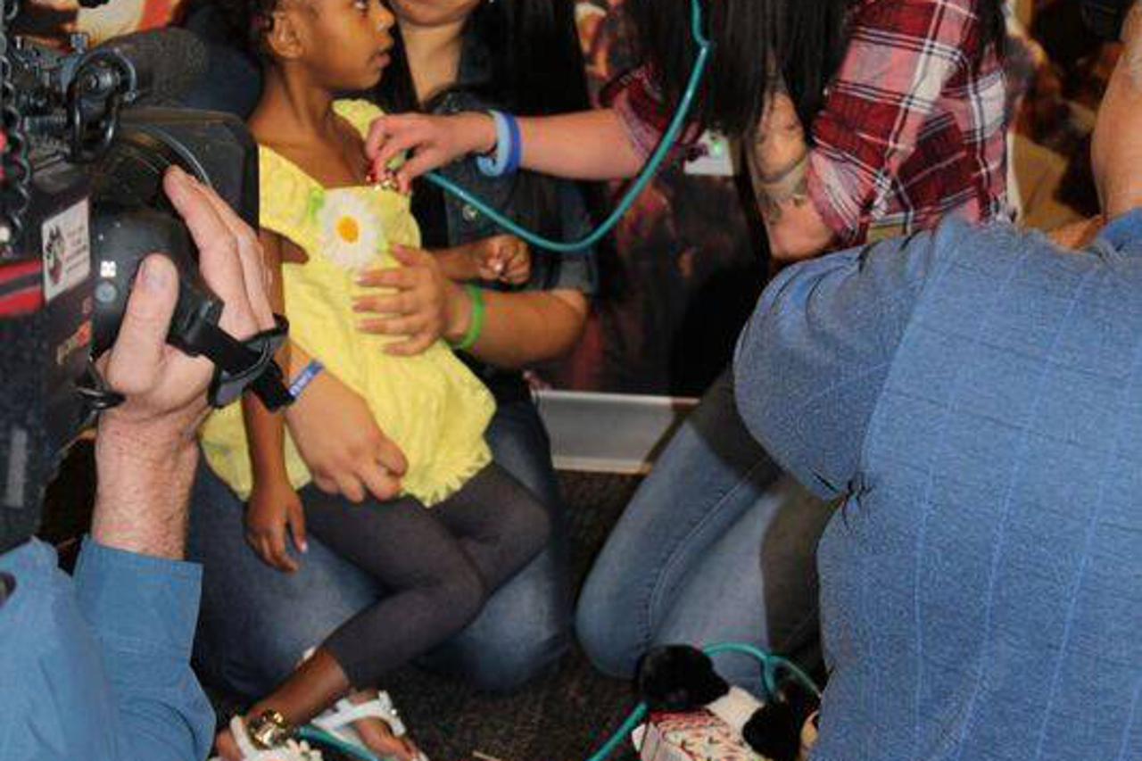 Majka prvi puta sluša donirano srce svog djeteta