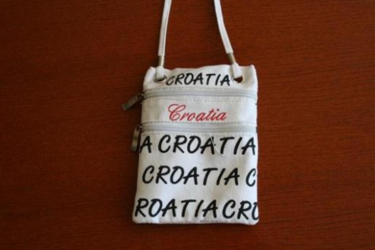 torbica s novcem