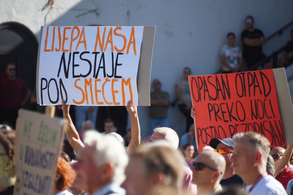 Raša: Prosvjed protiv otpada iz Like