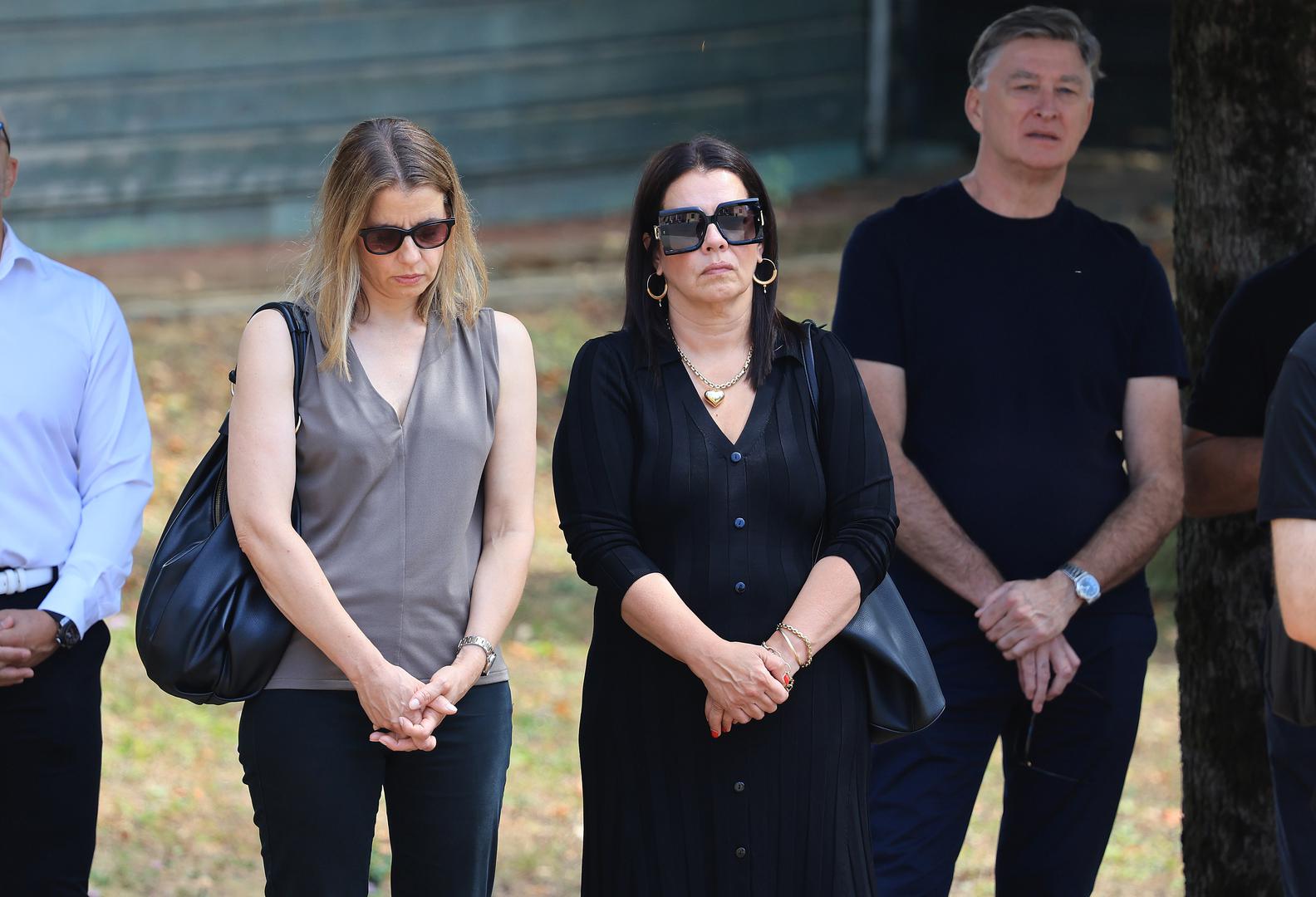 Od ostalih nazočili su bivša članica Uprave GNK Dinamo Amra Peternel, odvjetnik Veljko Miljević, kontroverzni novinar Velimir Bujanec te brojni drugi.