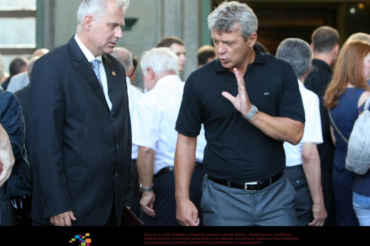 '31.08.2011. Zagreb, Hrvatska - Ispracaj zamjenika drzavnog odvjetnika Laze Pajica na zagrebackom krematoriju. Ivan Turudic i Dinko Cvitan. Photo: Petar Glebov/PIXSELL'