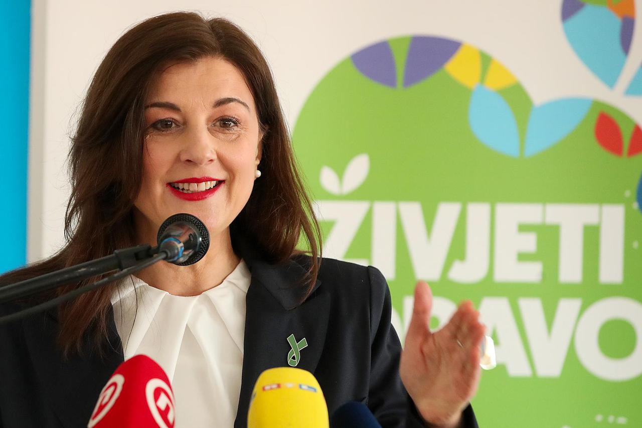 Zagreb: U X. gimnaziji Ivan Supek održana je konferencija kojom se najavila UNICEF-ova humanitarna utrka Mliječna staza