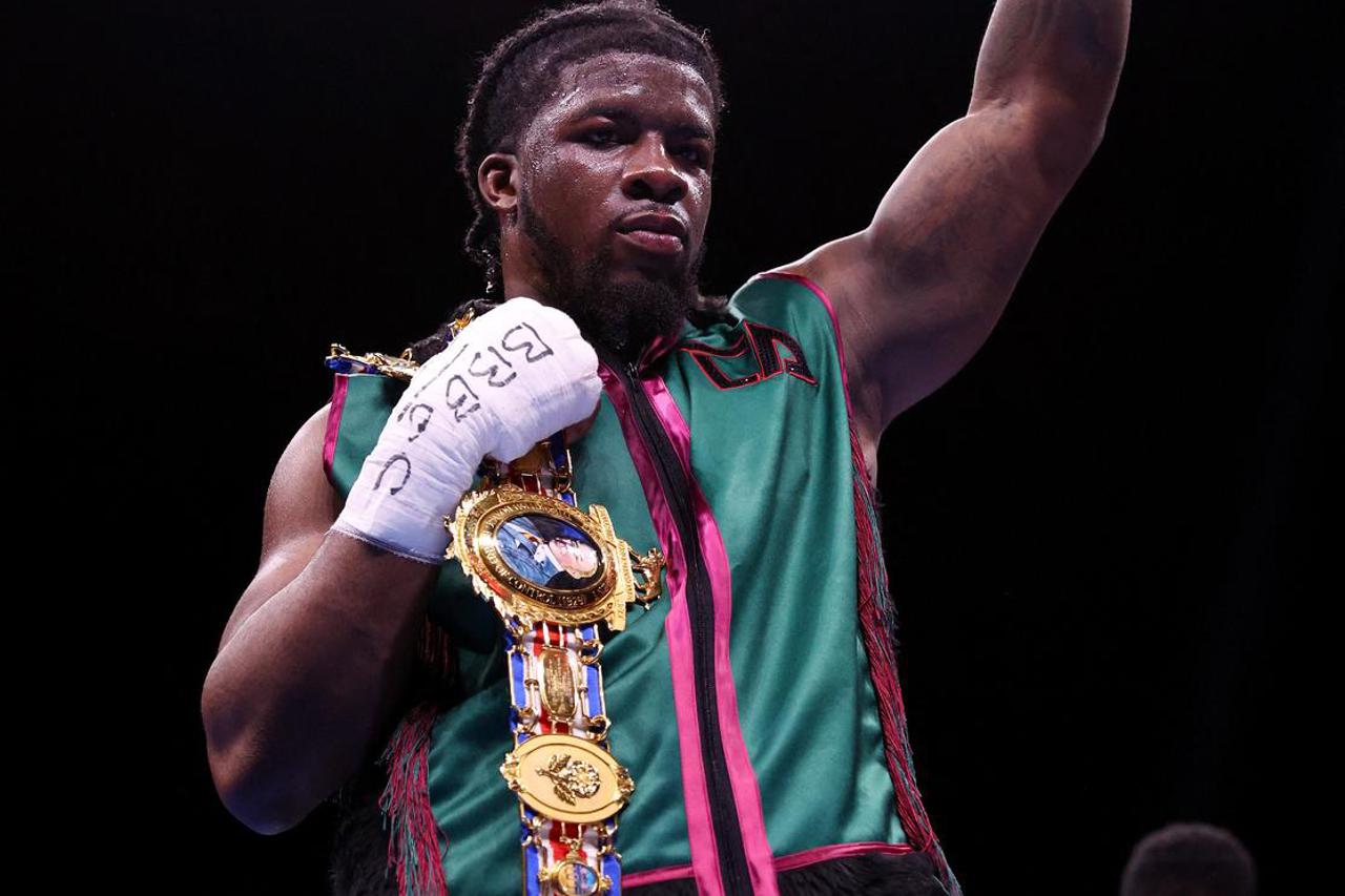 David Adeleye v Jamie Tshikeva
