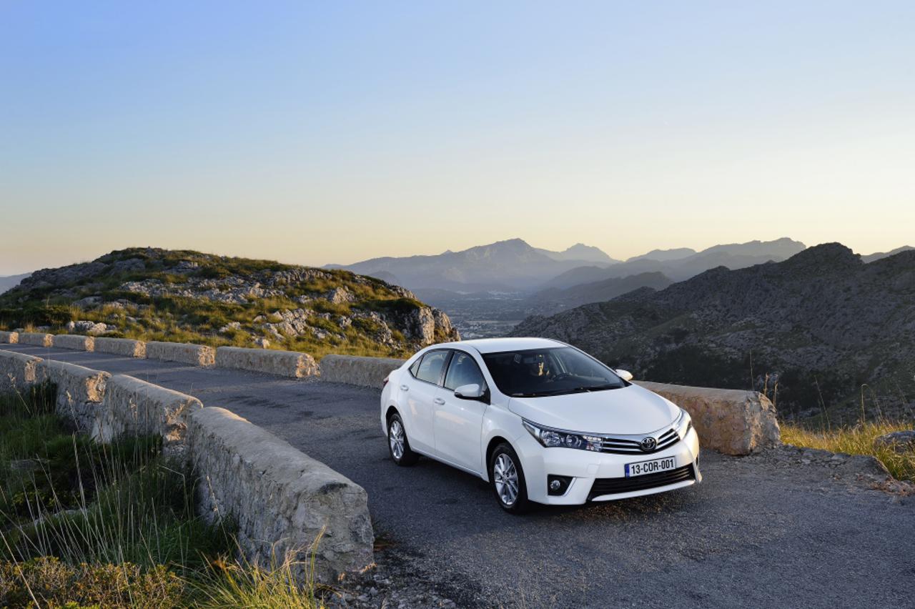 toyota corolla (1)
