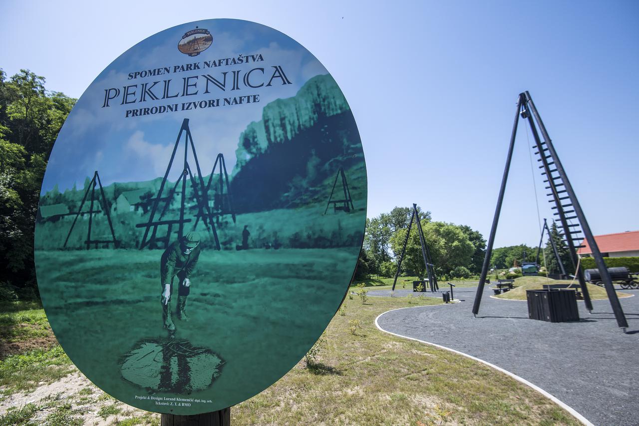 Novi Spomen park naftaštva u Peklenici 