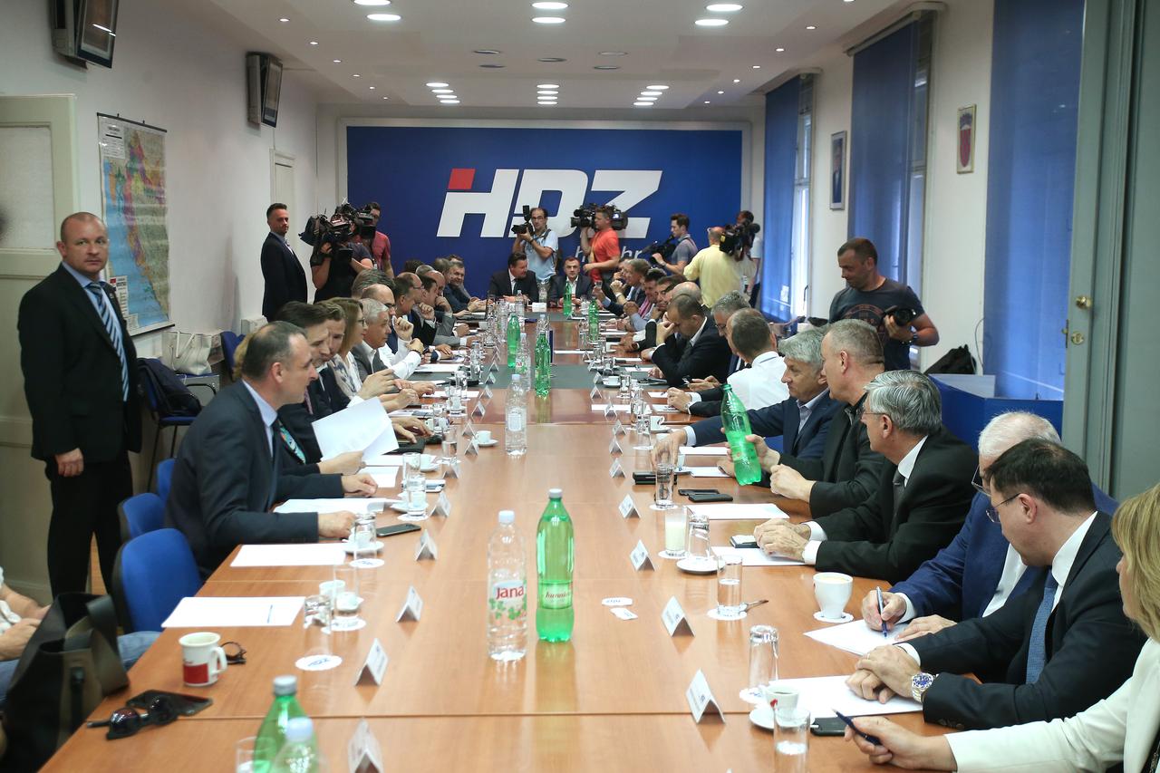 Sjednica Predsjedništva i Nacionalnog vijeća HDZ-a
