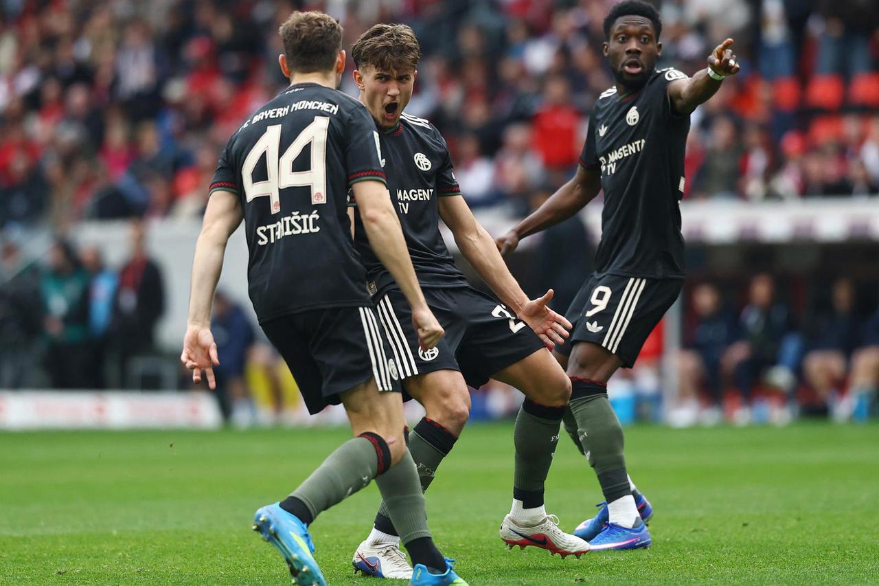 Bundesliga - SC Freiburg v Bayern Munich