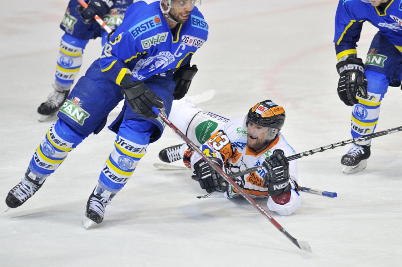 \'04.03.2010., Zagreb - Hokejaska utakmica EBEL lige, Ledena dvorana Doma sportova, cetvrtfinale, 6 utakmica playoffa. KHL Medvescak Zagreb - Moser Medical Graz 99ers. Alan Letang, Eric Healey. Photo: