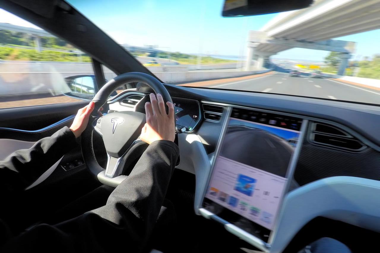 Tesla 3/Ilustracija