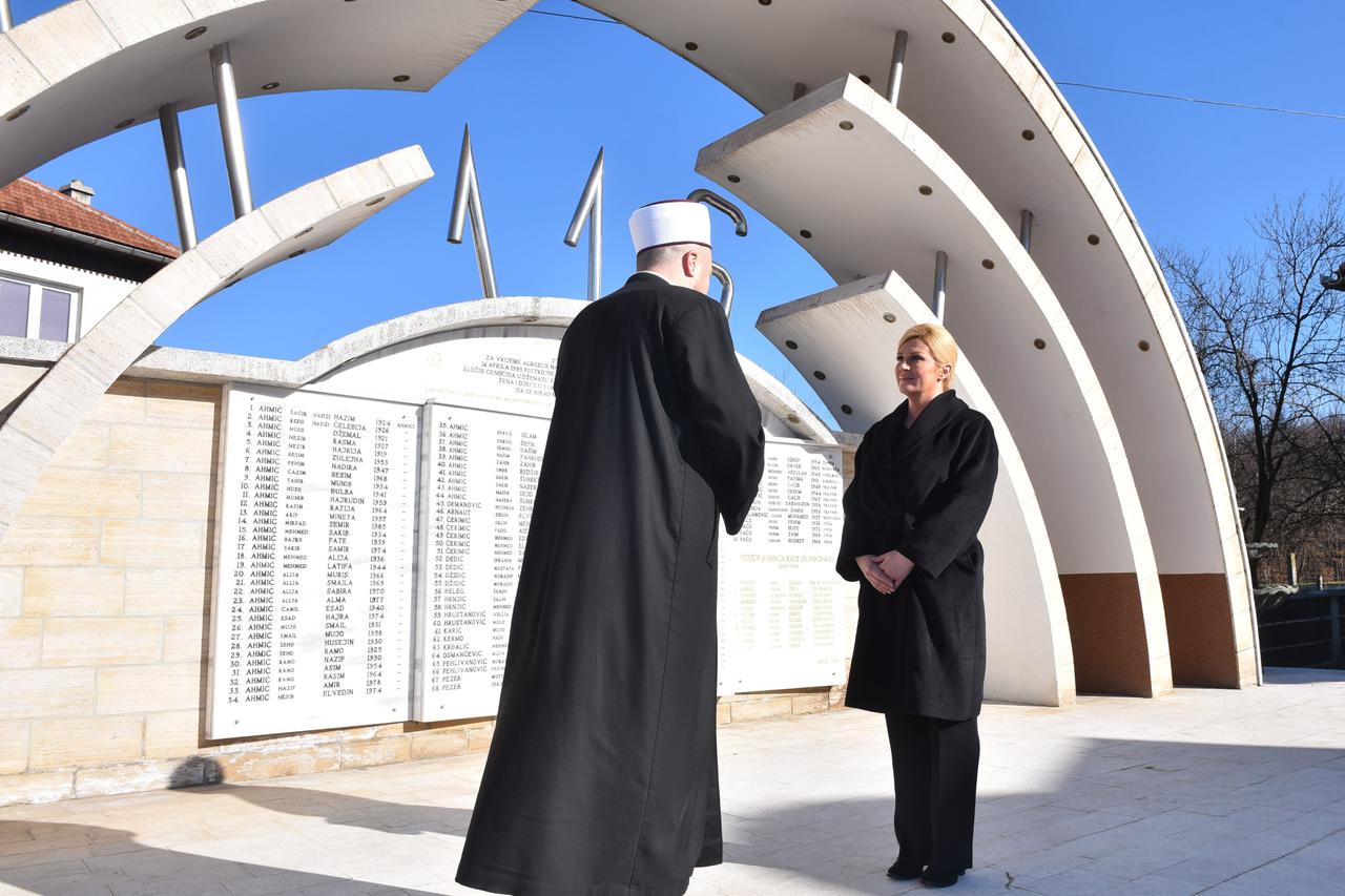 Kolinda Grabar Kitarović i Majke Srebrenice