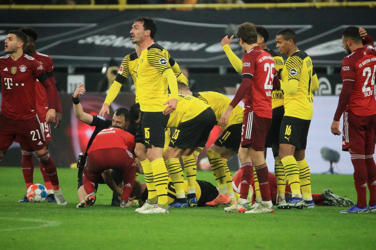 Bundesliga - Borussia Dortmund v Bayern Munich