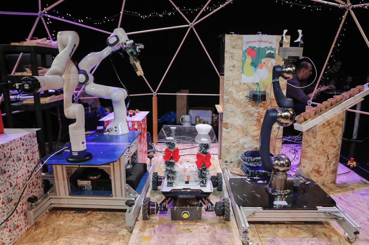U Centru za kulturu i informacije Maksimir i ove blagdane organiziran je Bozicni robot party