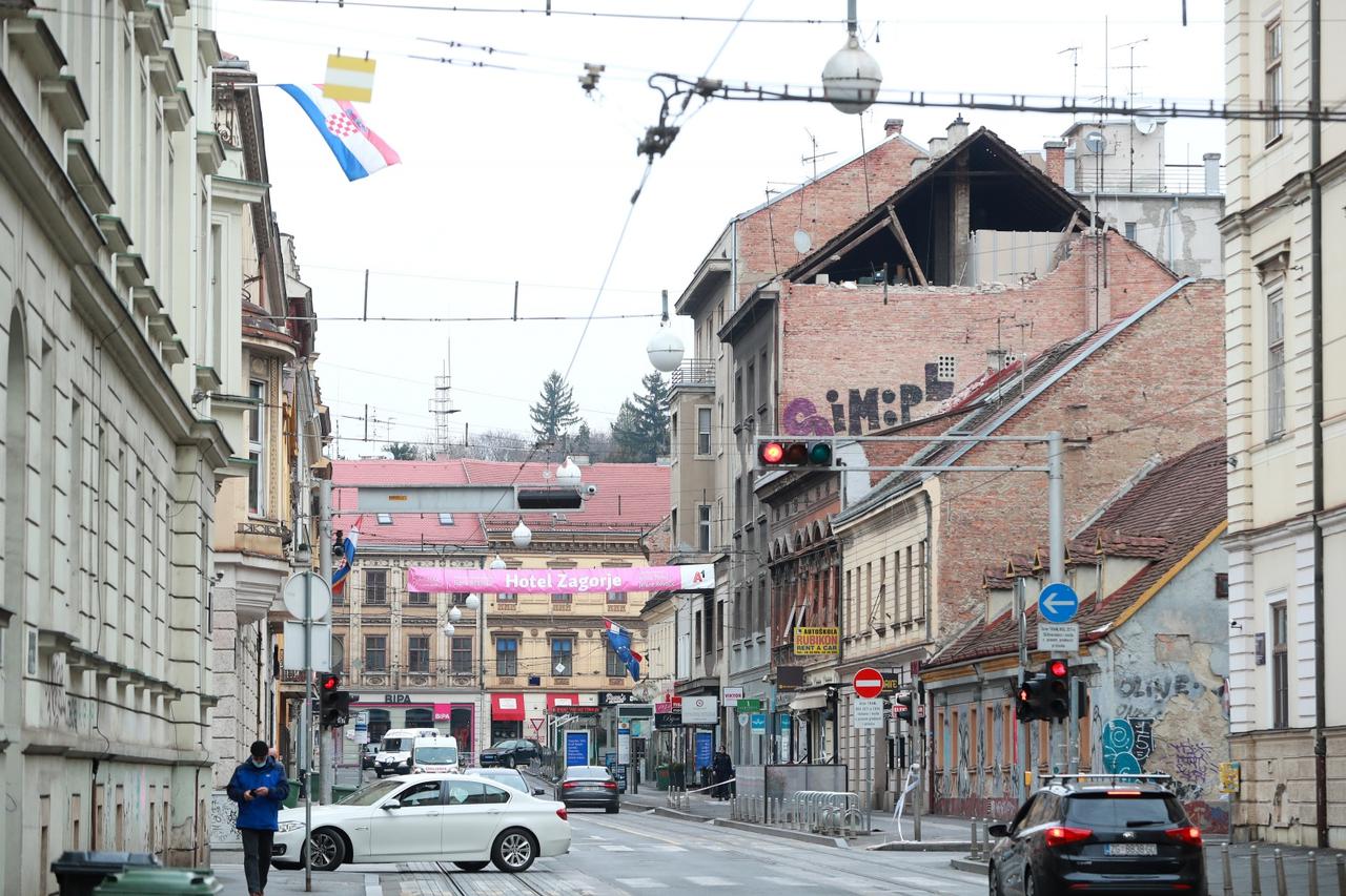 Zagreb: Dva mjeseca nakon potresa, Cesarćeva i dalje zakrčena