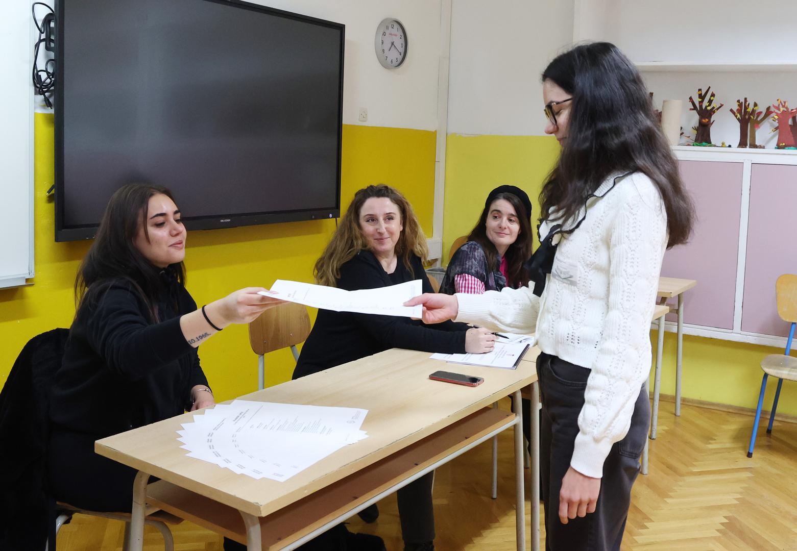 29.12.2024., Sibenik - Gradjani na biralistima glasuju za novu predsjednicu ili novog predsjednika Republike Hrvatske. Photo: Dusko Jaramaz/PIXSELL