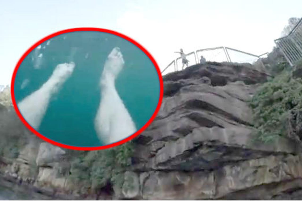 Skočio u more pa 'sreo' morskog psa