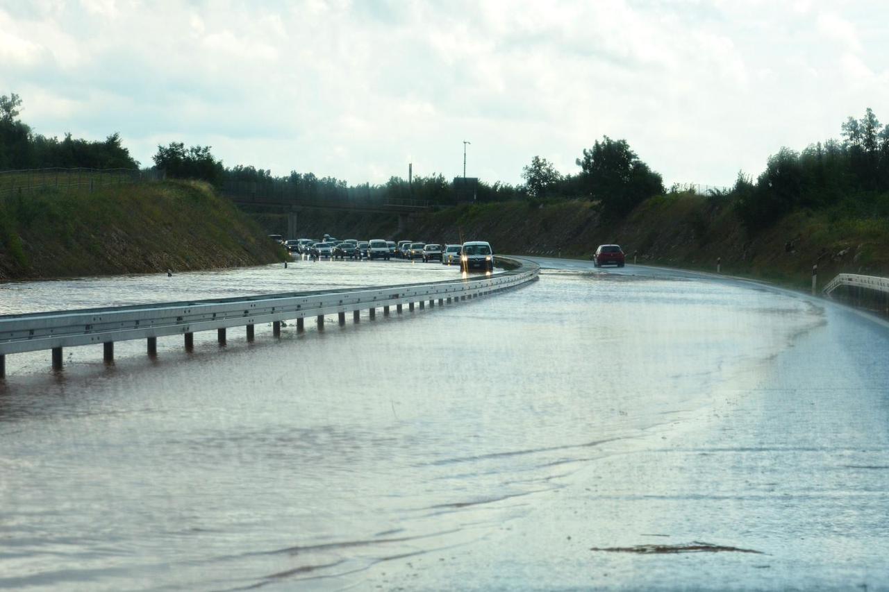 Otežano se vozi dionicom Istarskog ipsilona