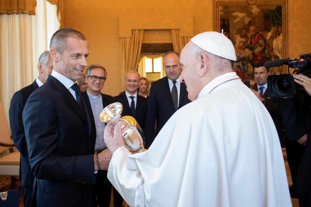 Pope Francis meets with UEFA delegation