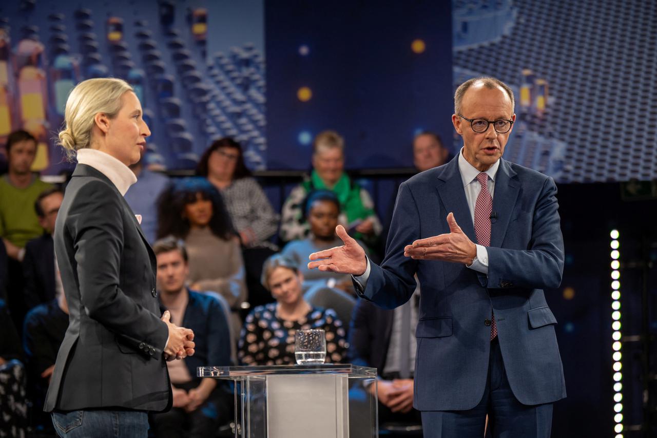 storyeditor/2025-02-14/2025-02-13T204216Z_1302482951_RC2WTCAM0UU6_RTRMADP_3_GERMANY-ELECTION.JPG