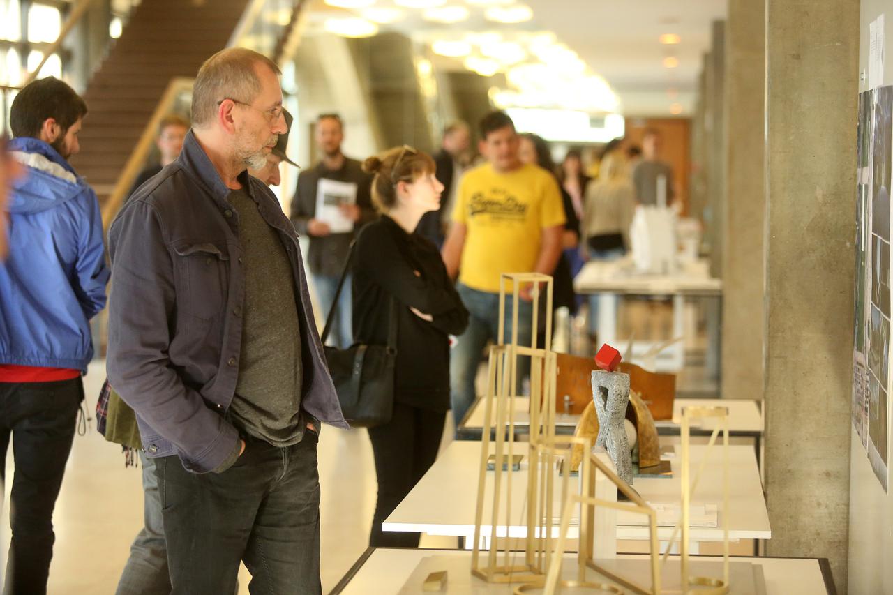 06.05.2016., Zagreb - U koncertnoj dvorani Vatroslav Lisinski otvorena je izlozba natjecajnih radova Natjecaja za umjetnicko rjesenje Spomenika domovini koji ce biti uredjen na zelenoj povrsini izmedju koncertne dvorane i Gradske uprave.  Photo: Borna Fil