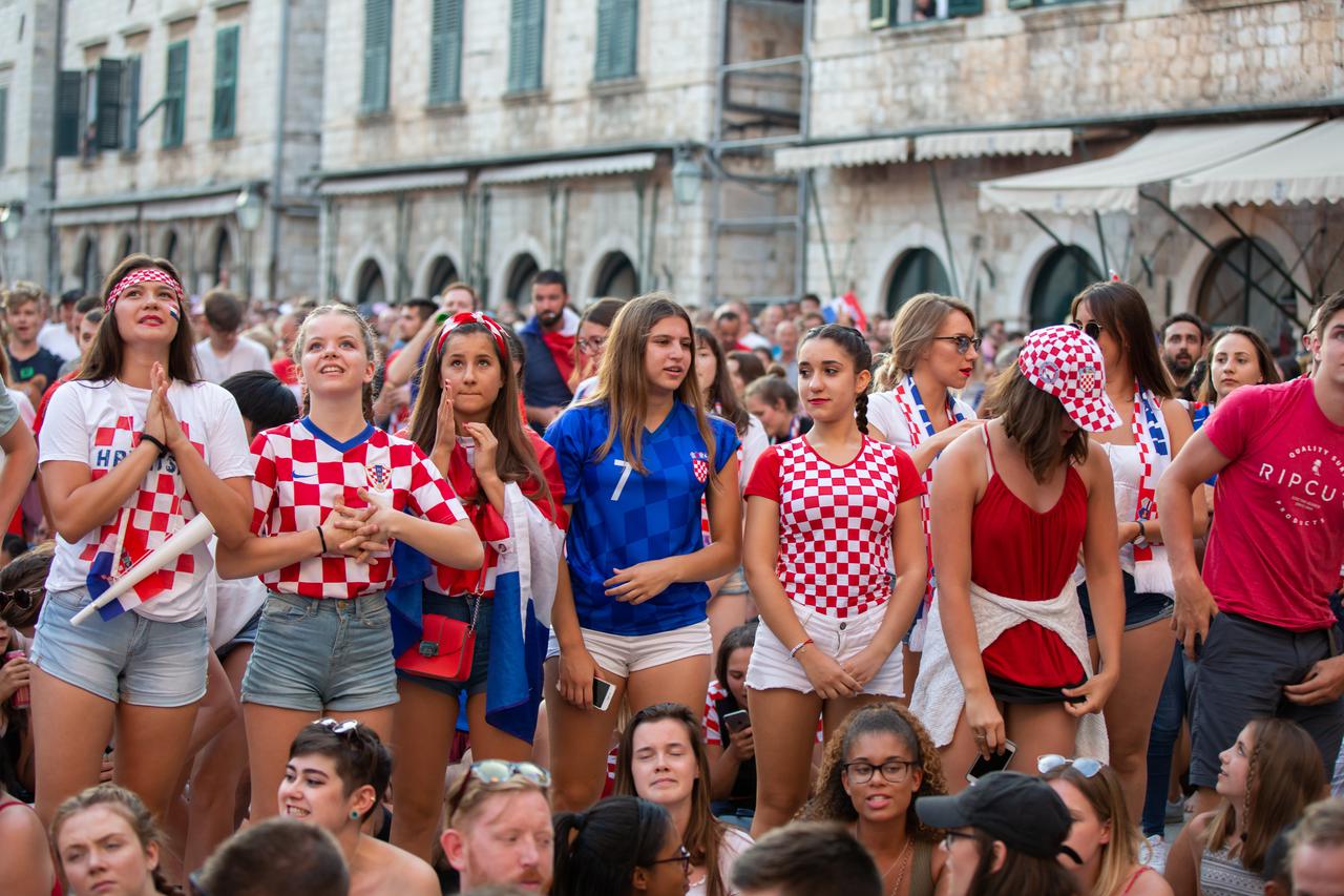 Dubrovnik: navijači na Stradunu