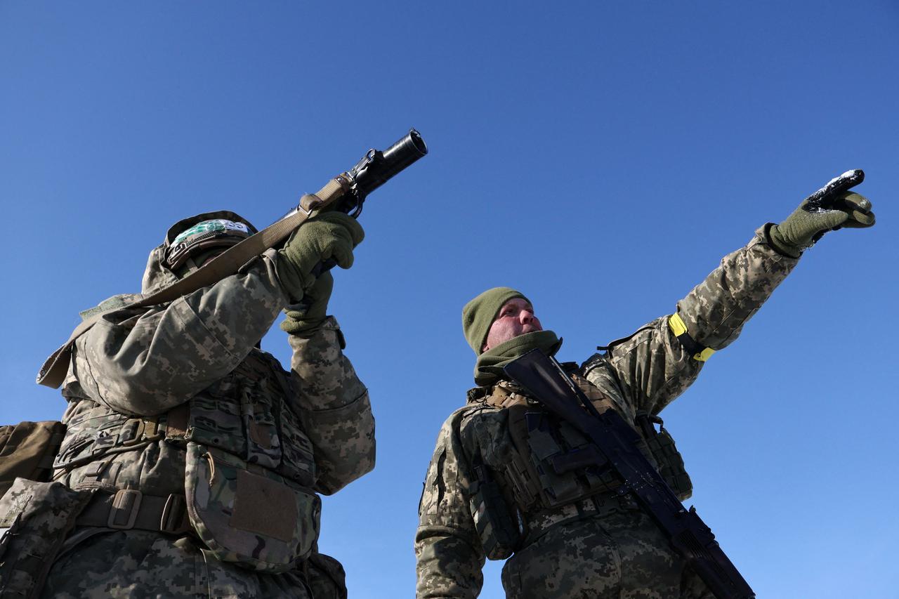 Ukrainian service members attend a military training near a frontline in Zaporizhzhia region