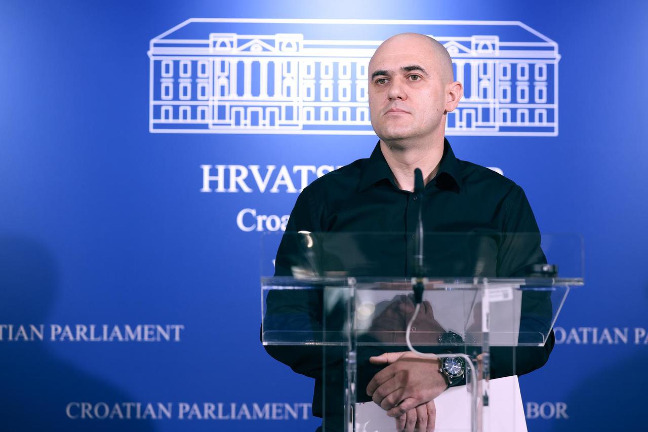 Josip Dabro nosi luksuzni sat vrijedan 5.600 eura koji nije naveo u imovinskoj kartici