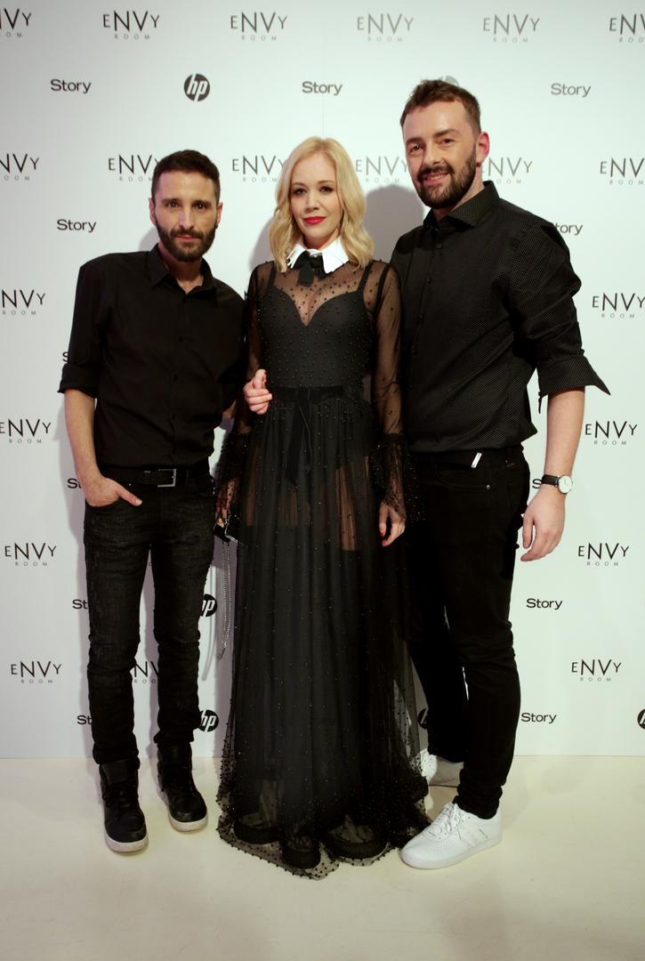Jelena Rozga s modnim dizajnerima Vjekom Franetovićem  i Nikicom Ivančevićem.  
